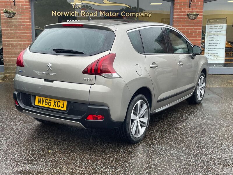 PEUGEOT 3008