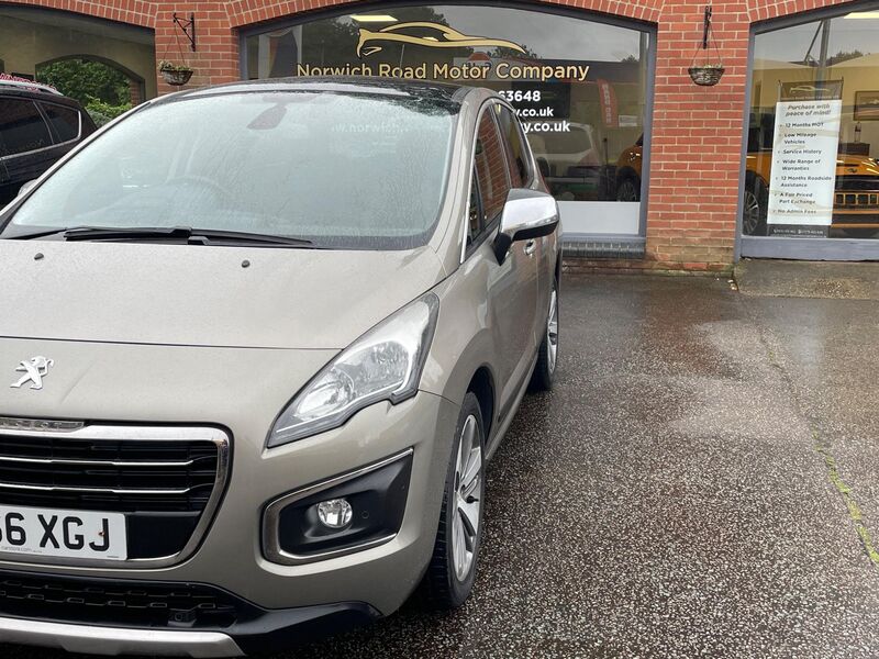 PEUGEOT 3008