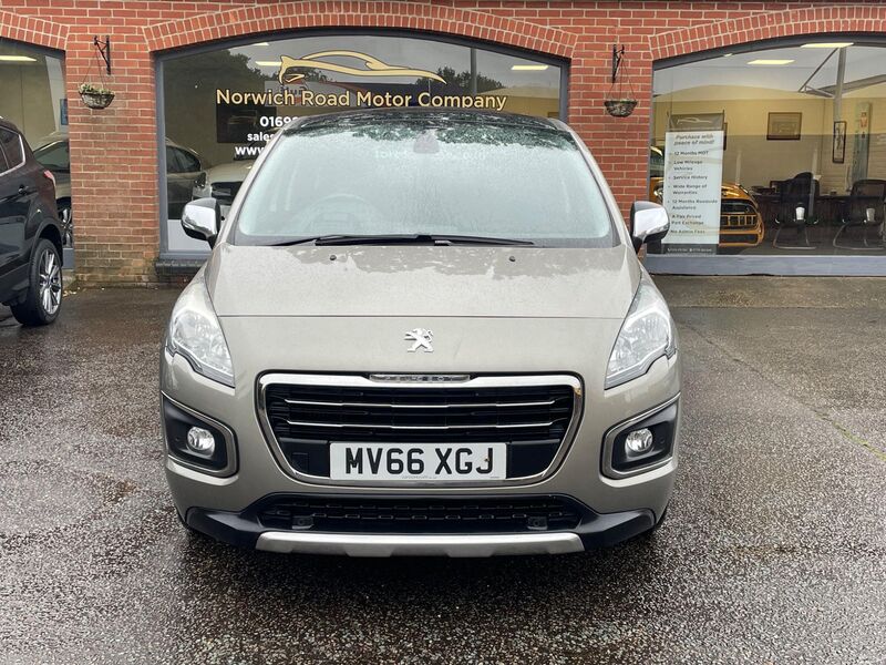 PEUGEOT 3008