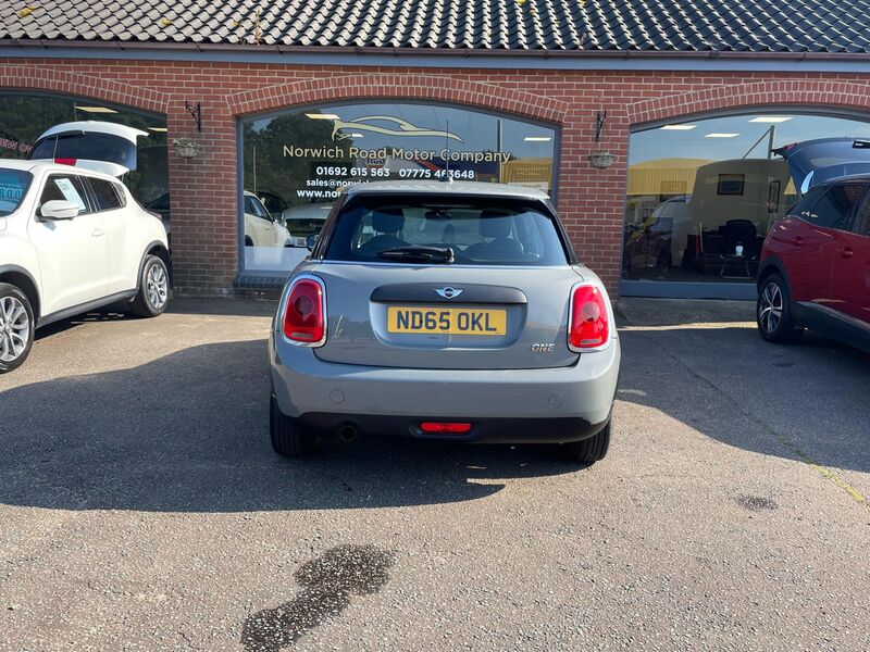 MINI HATCH
