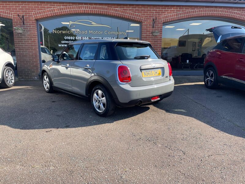 MINI HATCH