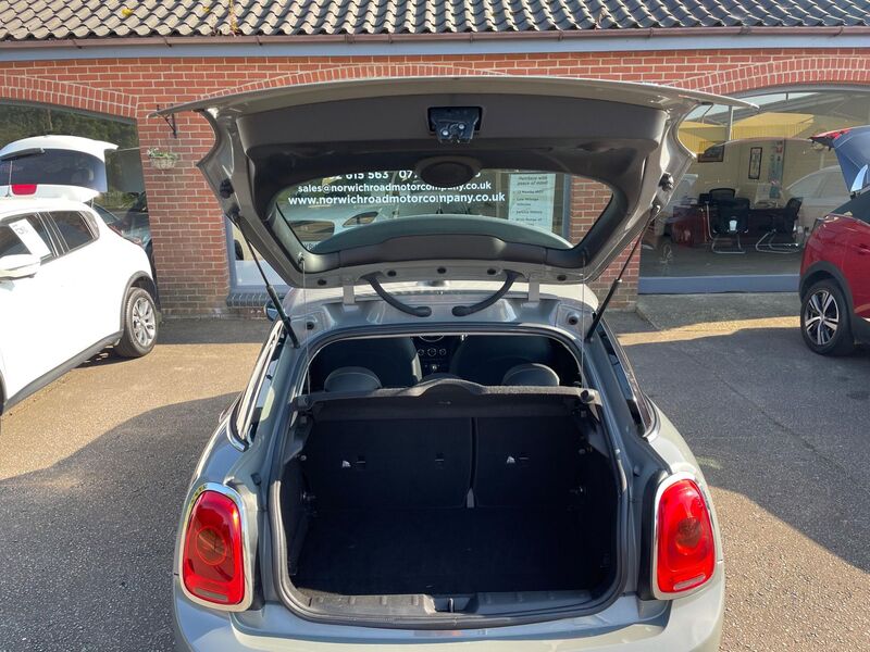 MINI HATCH