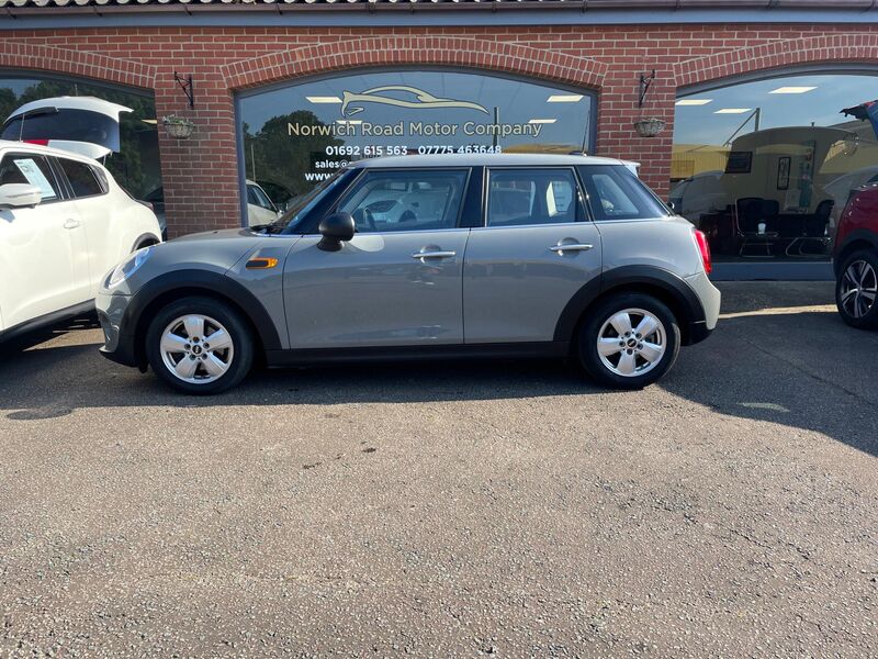 MINI HATCH
