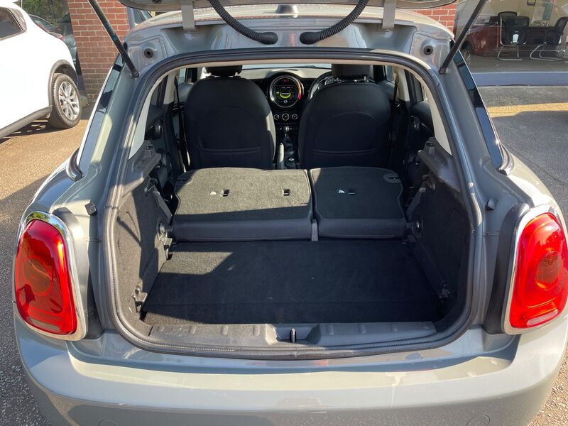 MINI HATCH