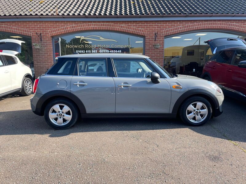 MINI HATCH