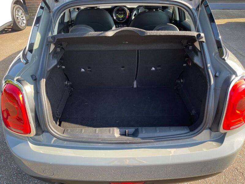 MINI HATCH