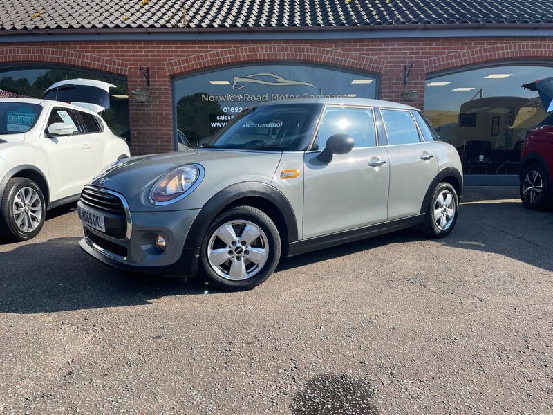MINI HATCH