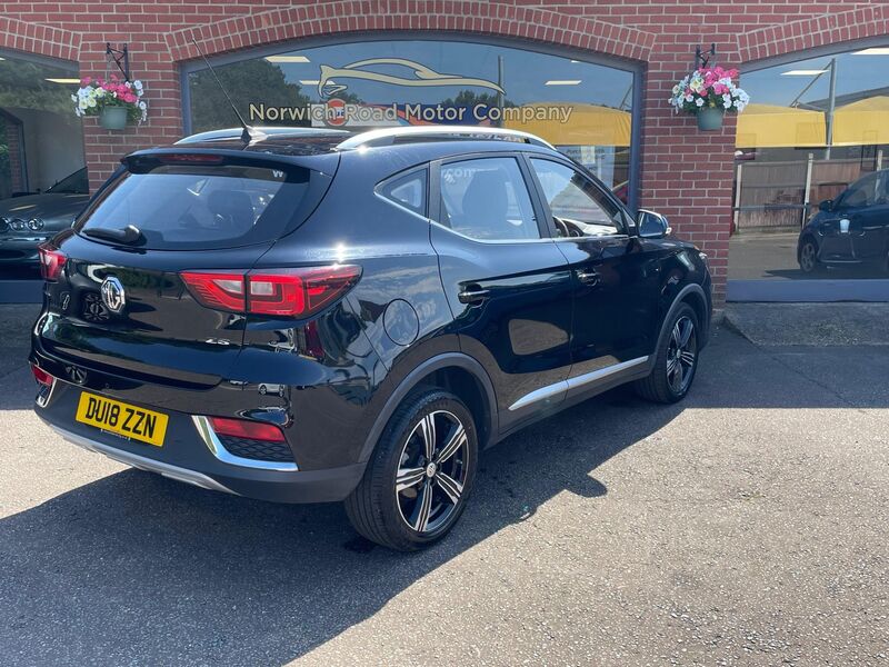 MG ZS
