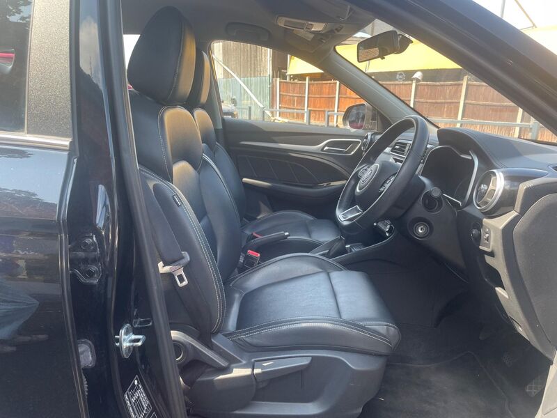 MG ZS
