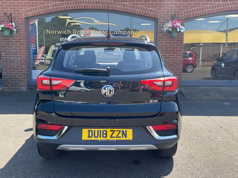 MG ZS