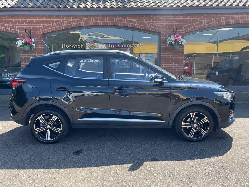 MG ZS