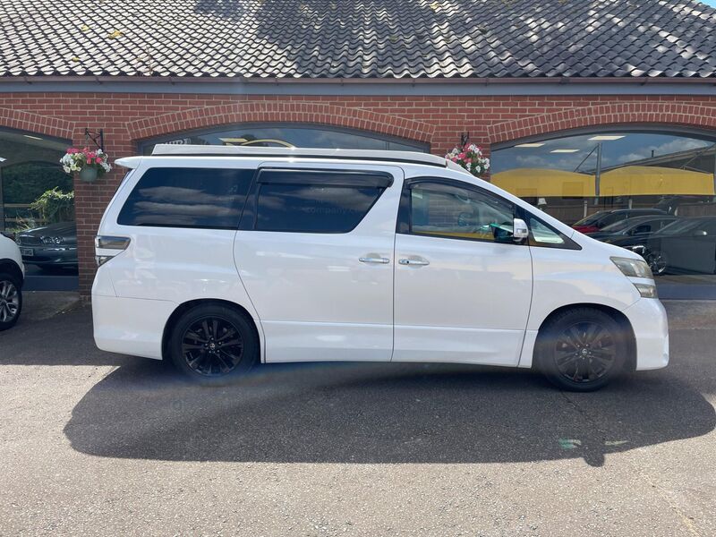 TOYOTA VELLFIRE