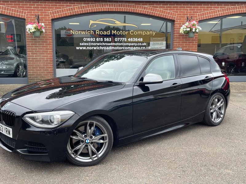 BMW 1 SERIES