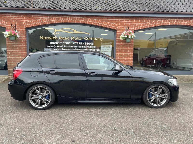 BMW 1 SERIES