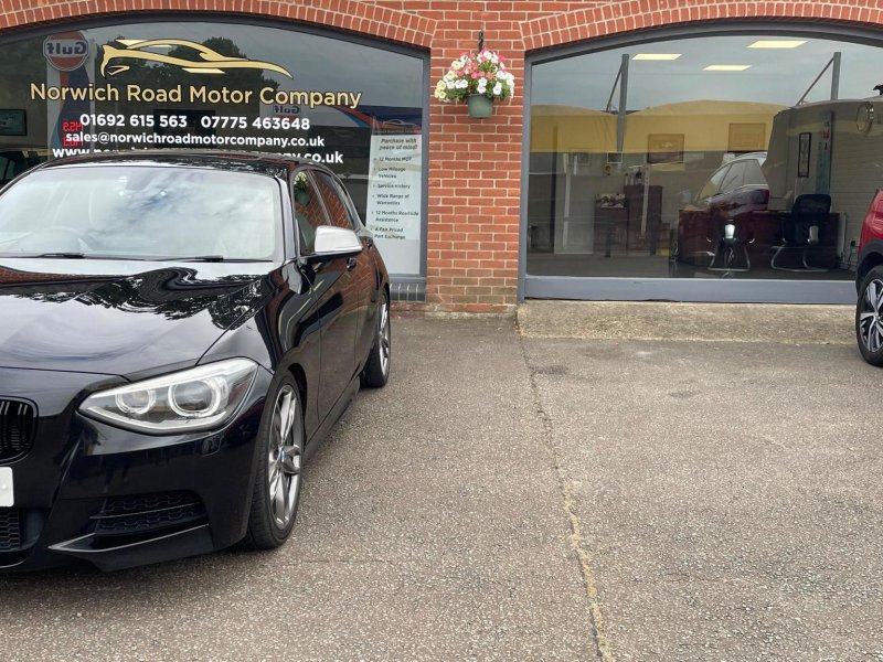 BMW 1 SERIES