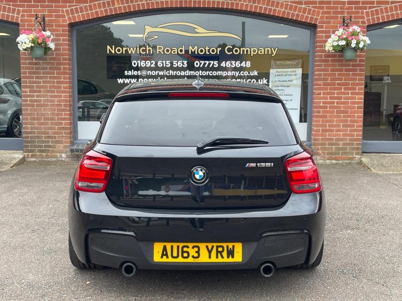 BMW 1 SERIES