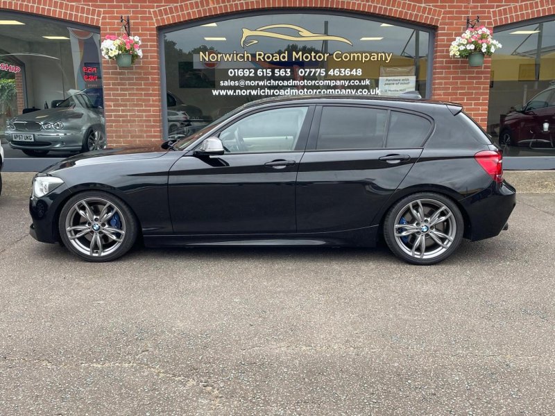 BMW 1 SERIES