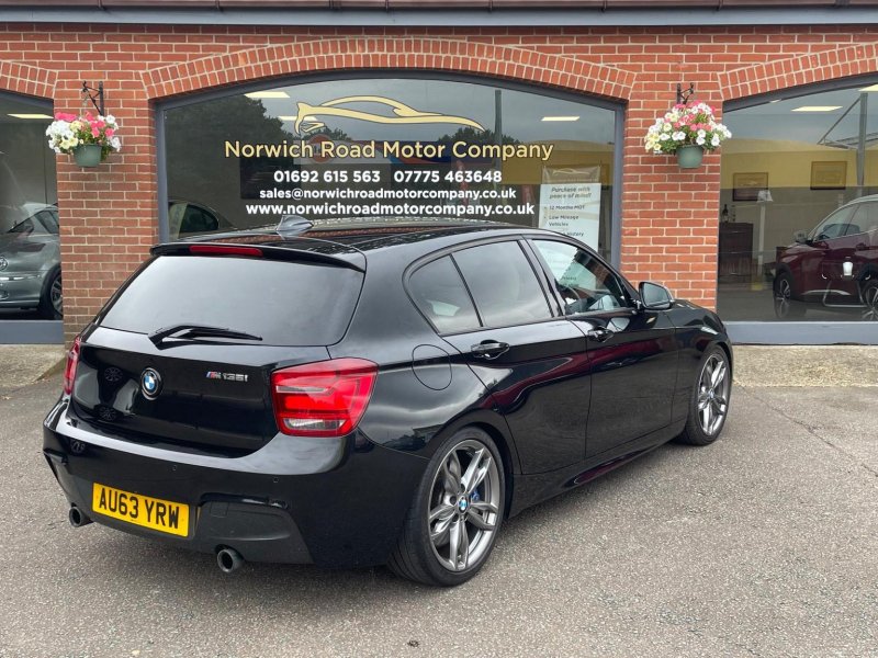 BMW 1 SERIES
