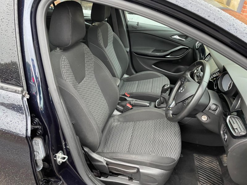 VAUXHALL ASTRA