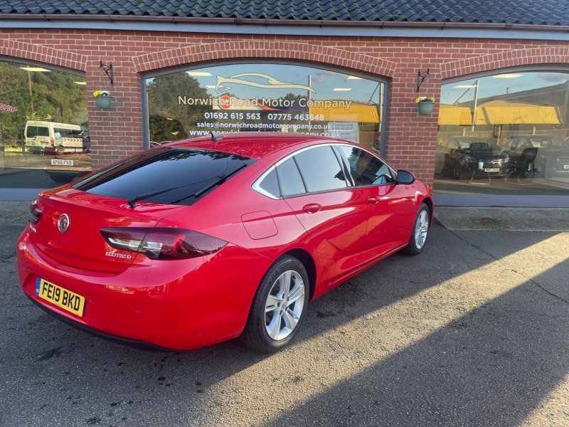 VAUXHALL INSIGNIA