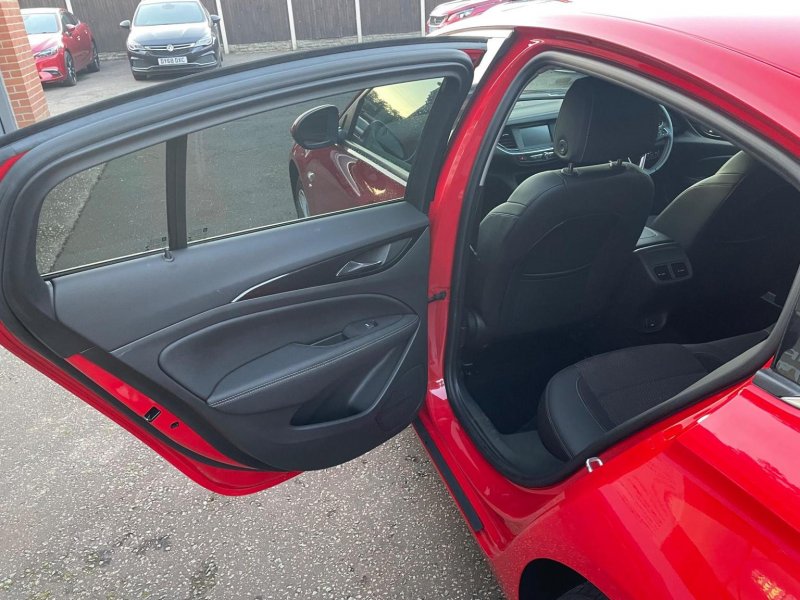 VAUXHALL INSIGNIA