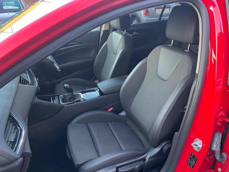 VAUXHALL INSIGNIA