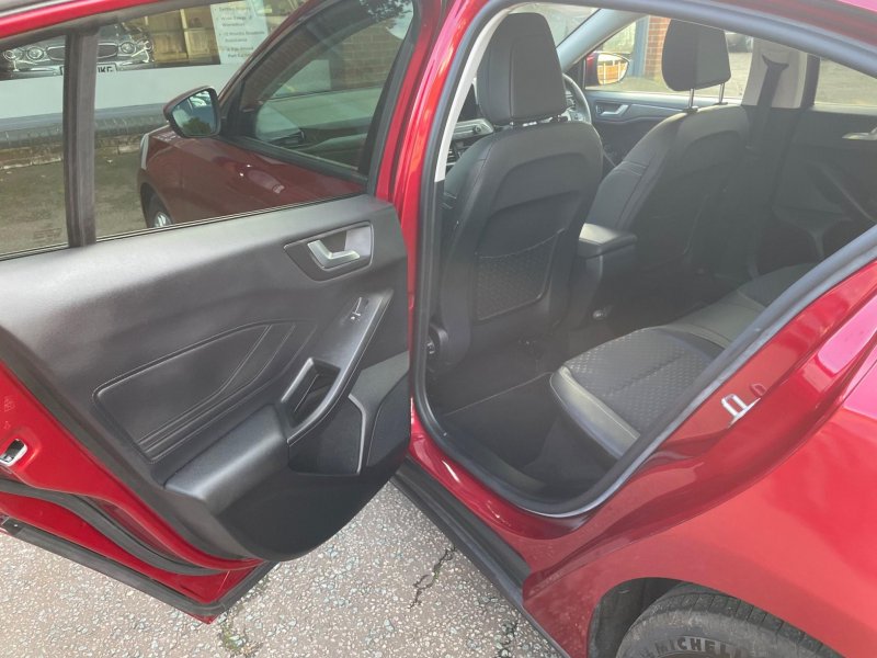FORD FOCUS