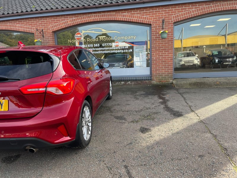 FORD FOCUS