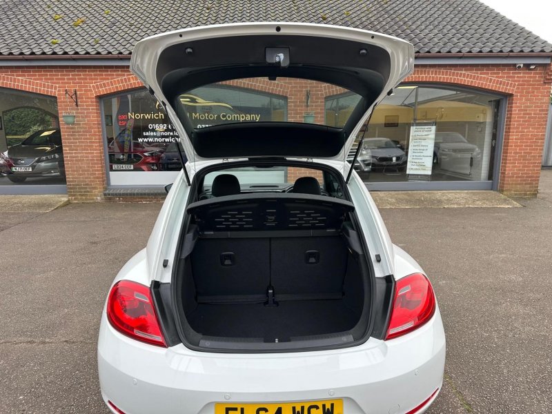 VOLKSWAGEN BEETLE
