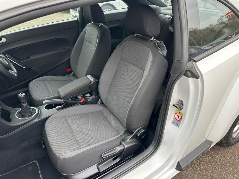 VOLKSWAGEN BEETLE