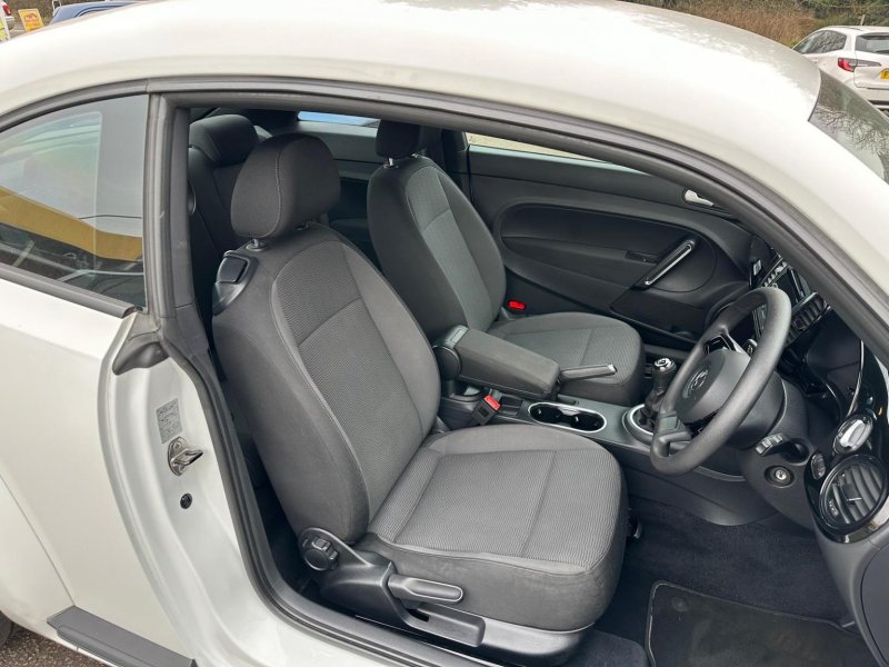 VOLKSWAGEN BEETLE