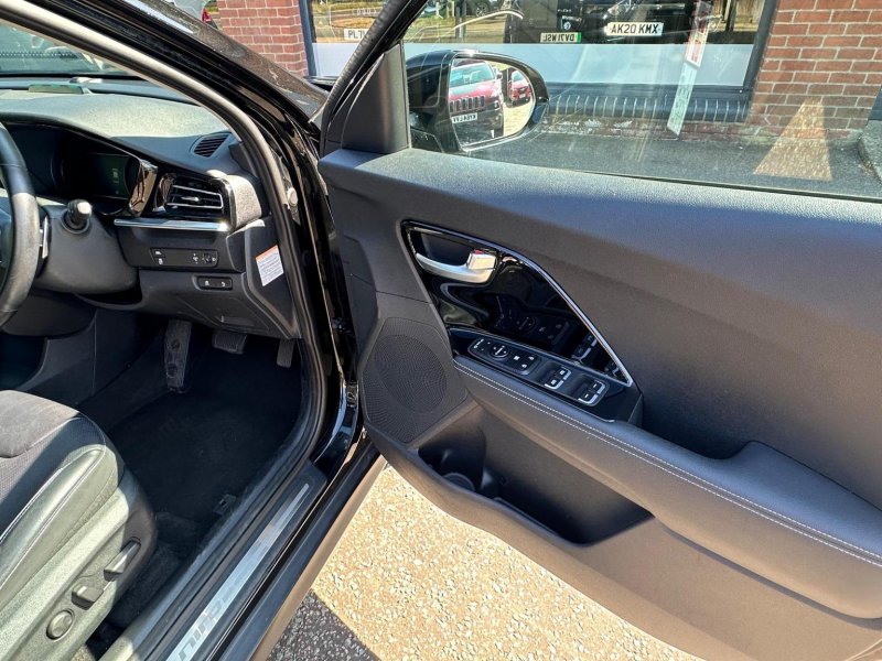 KIA NIRO